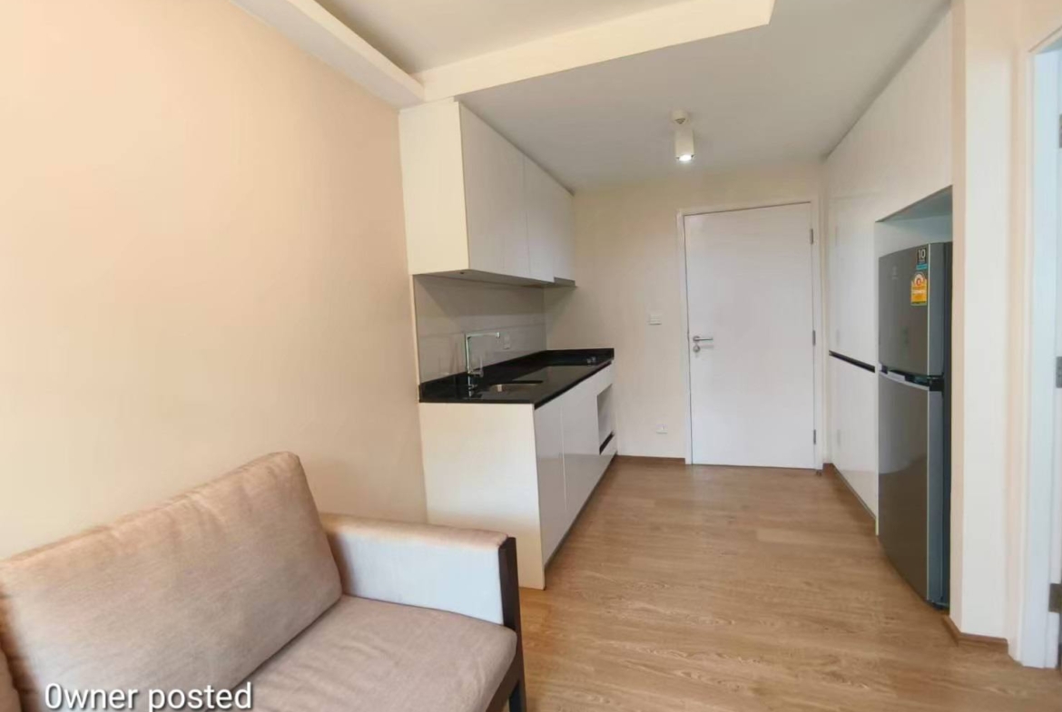 Pet-friendly 1 bed condo at Maestro 39 near BTS Phrom Phong. Fully furnished, peaceful corner unit with top facilities. Ready to move in!