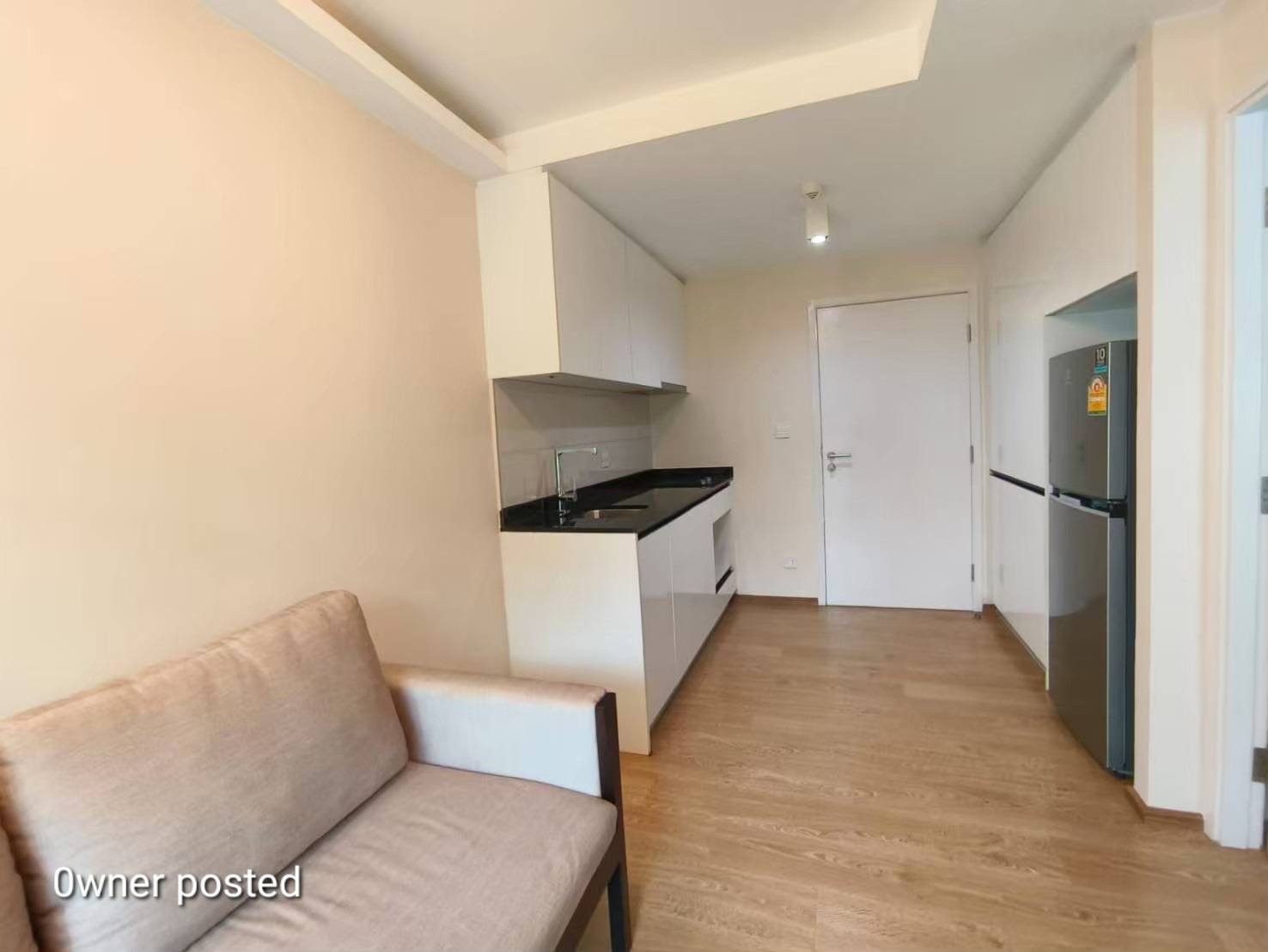 Pet-friendly 1 bed condo at Maestro 39 near BTS Phrom Phong. Fully furnished, peaceful corner unit with top facilities. Ready to move in!