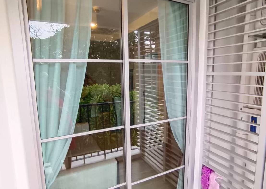 Pet-friendly 1 bed condo at Maestro 39 near BTS Phrom Phong. Fully furnished, peaceful corner unit with top facilities. Ready to move in!