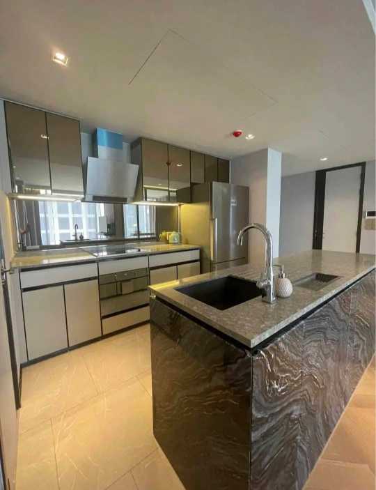Luxury 2+1BR condo at The Reserve Sukhumvit 61. 122sqm, fully furnished, top amenities. Rent 150,000 THB/month. BTS Ekkamai nearby.