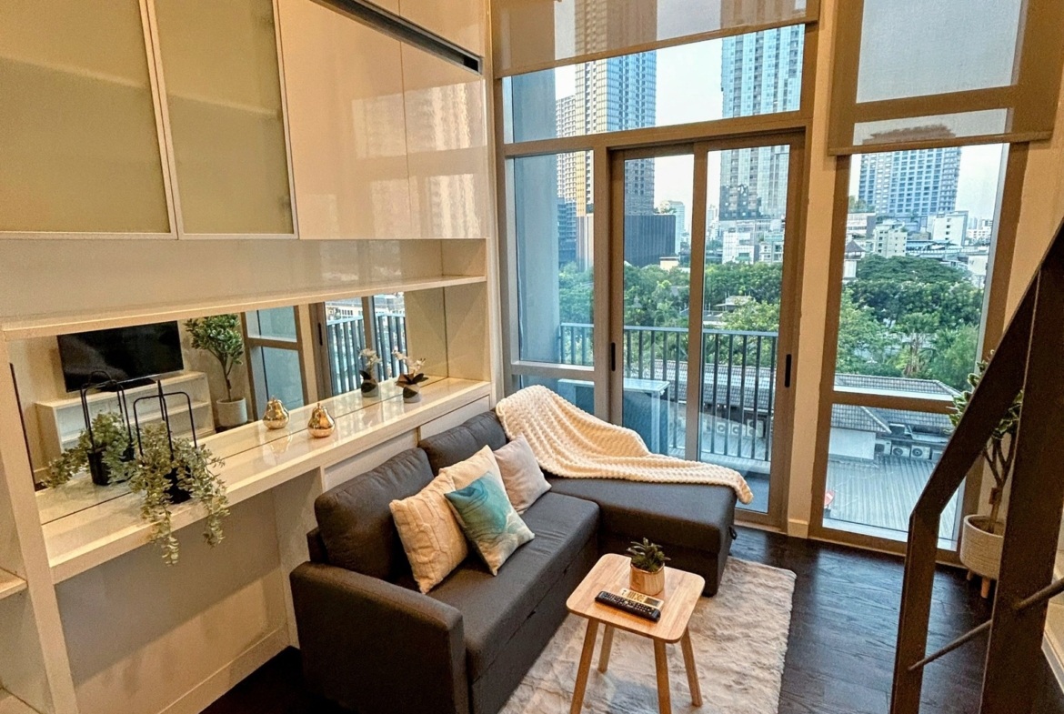 Pet-friendly 1 bed duplex for rent at Ideo Morph 38, 300m to BTS Thonglor. Fully furnished, renovated, great view, flexible lease terms.