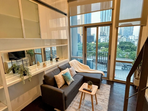 Pet-friendly 1 bed duplex for rent at Ideo Morph 38, 300m to BTS Thonglor. Fully furnished, renovated, great view, flexible lease terms.