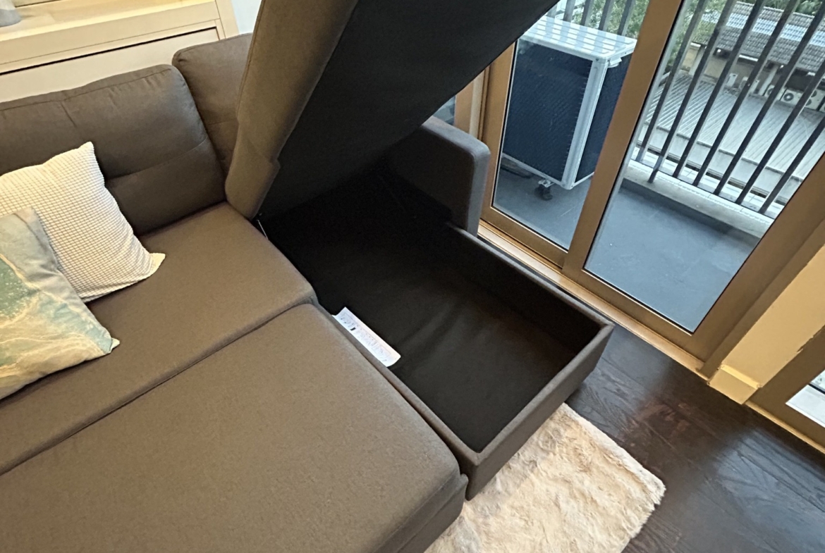 Pet-friendly 1 bed duplex for rent at Ideo Morph 38, 300m to BTS Thonglor. Fully furnished, renovated, great view, flexible lease terms.