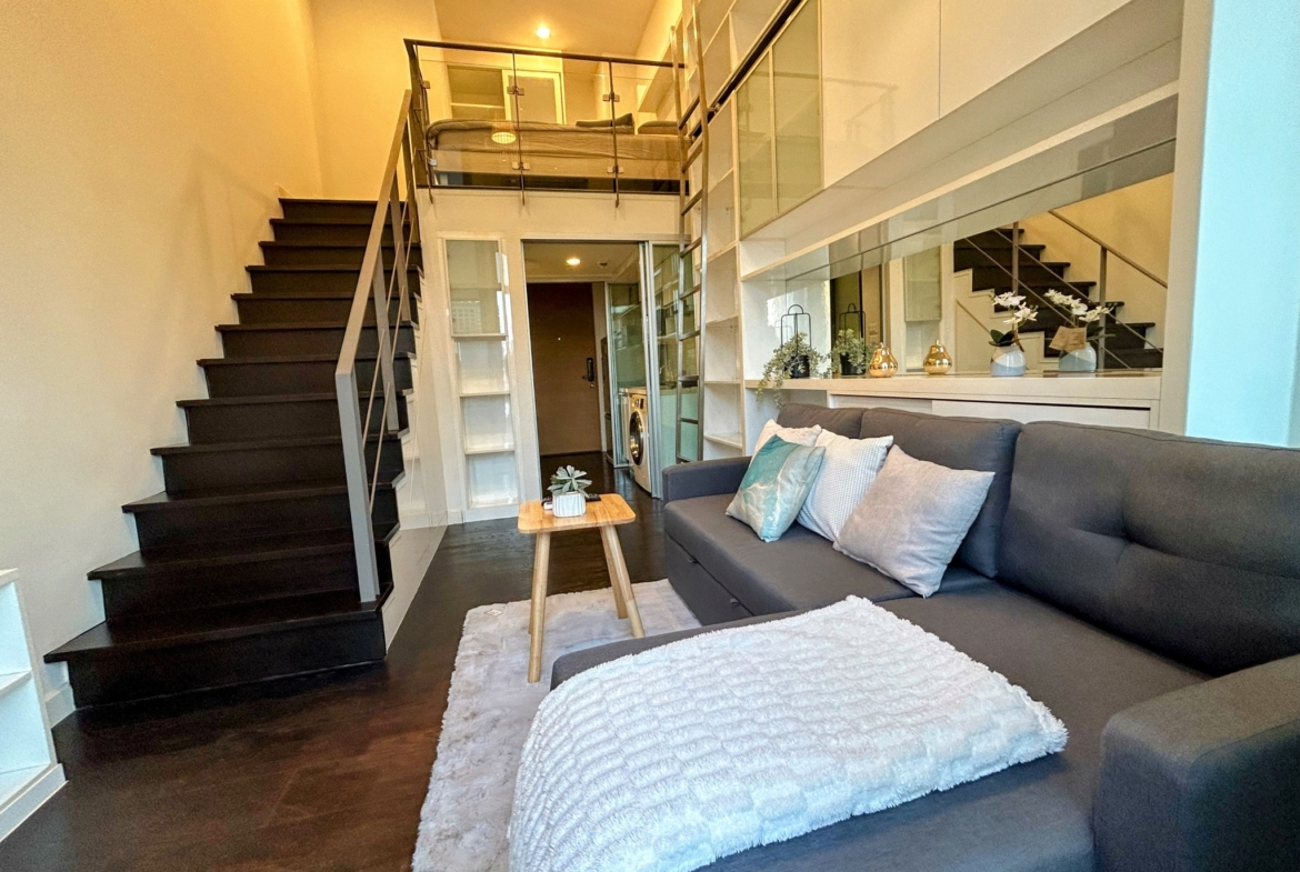 Pet-friendly 1 bed duplex for rent at Ideo Morph 38, 300m to BTS Thonglor. Fully furnished, renovated, great view, flexible lease terms.