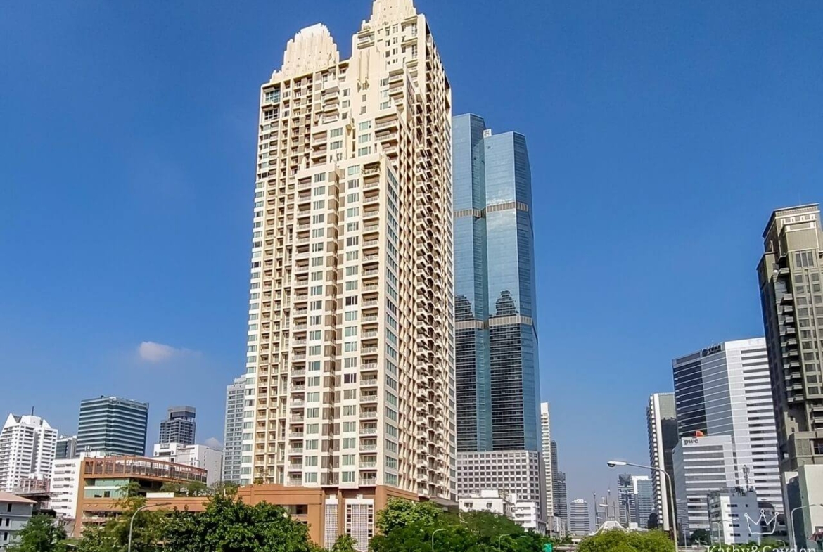 Spacious 2BR duplex at The Empire Place, 108.9 SQ.M, fully furnished, near BTS Chong Nonsi. For sale 18.5MB or rent at 68K/month.