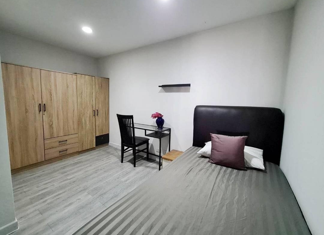 Spacious 2 bed, 2 bath condo for rent at Waterford Diamond Tower, 85 sqm, floor 29. Great Sukhumvit location, 37k/month with Elite Fitness membership.