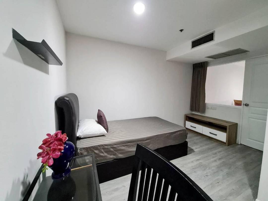 Spacious 2 bed, 2 bath condo for rent at Waterford Diamond Tower, 85 sqm, floor 29. Great Sukhumvit location, 37k/month with Elite Fitness membership.