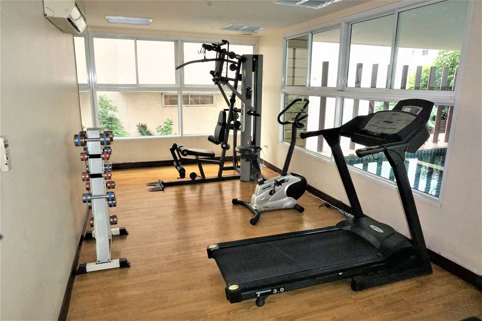 Corner 2-bed, 2-bath unit at Amethyst 39, 80 sqm, 2 balconies, near BTS Phrom Phong. Rent ฿30K/month or sale ฿7.5M. Peaceful, walkable location.
