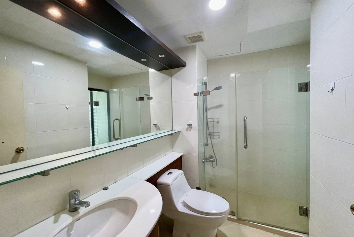 Spacious 2 bed condo at Sathorn Gardens, 94 sqm on 9th floor. Rent ฿40,000/month or buy for ฿11M. Walk to BTS, MRT, Silom & Lumpini Park.
