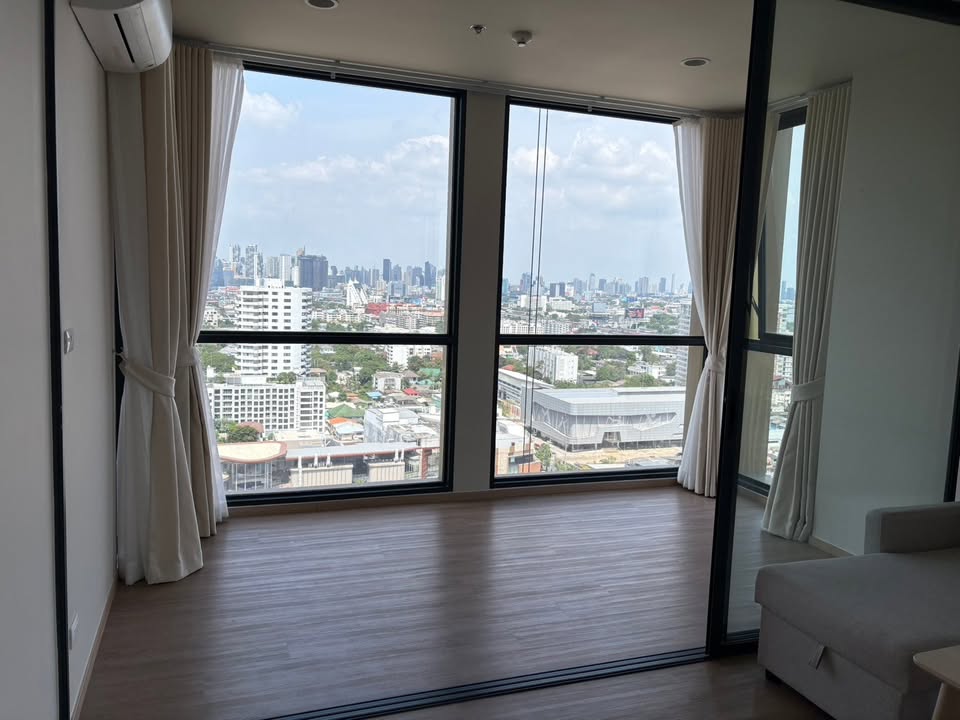 Brand-new 2 bed, 2 bath 90sqm condo at Issara Sathorn for rent ฿75k/month or sale ฿21.9M. River views, modern design, top facilities. Prime Sathorn.