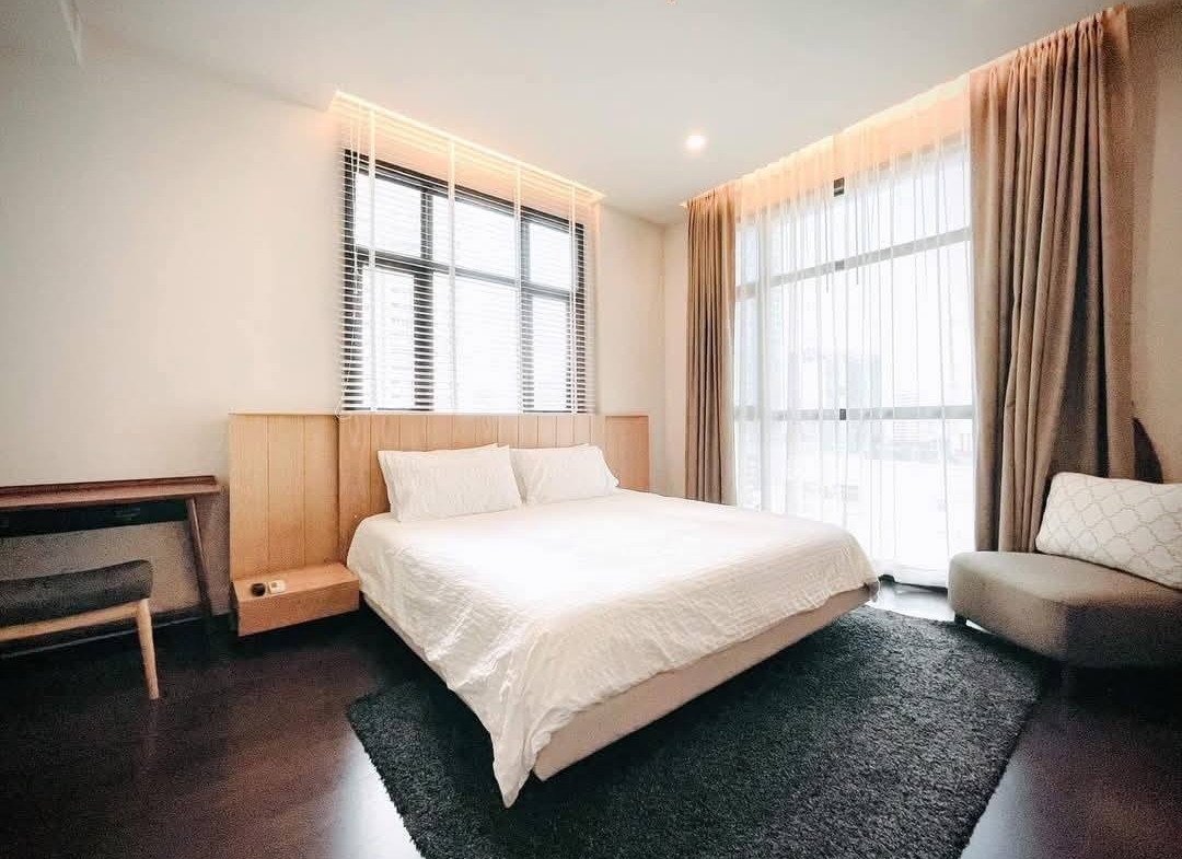 Luxury 2 bed, 2 bath condo at The XXXIX by Sansiri, 84 sqm, near BTS Phrom Phong. Fully furnished, great views. Rent: ฿80,000/month. View today!