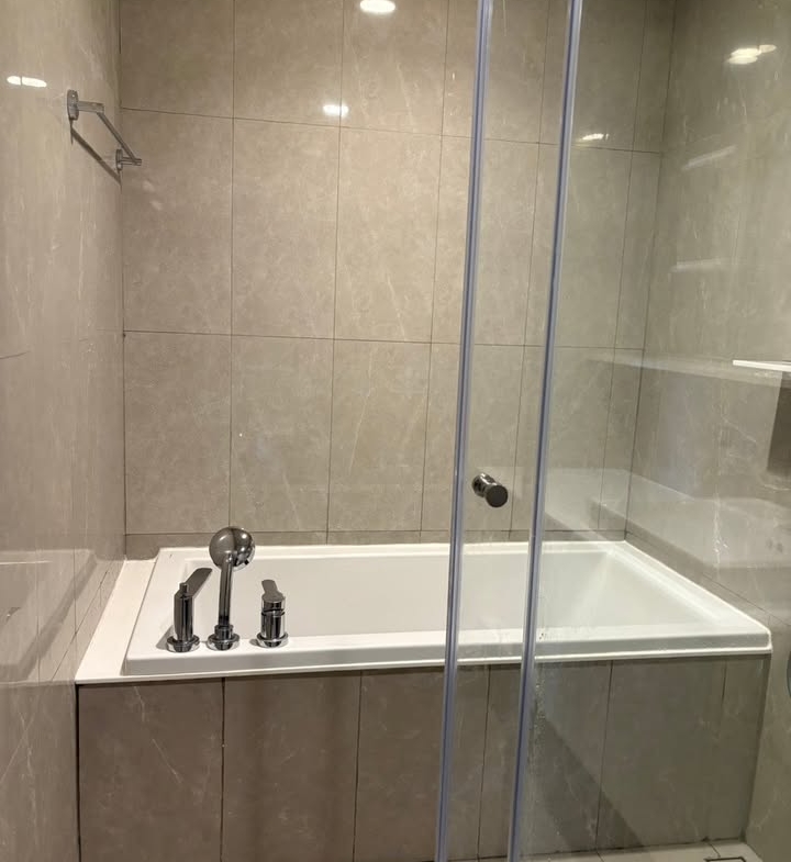 Brand-new 2 bed, 2 bath 90sqm condo at Issara Sathorn for rent ฿75k/month or sale ฿21.9M. River views, modern design, top facilities. Prime Sathorn.