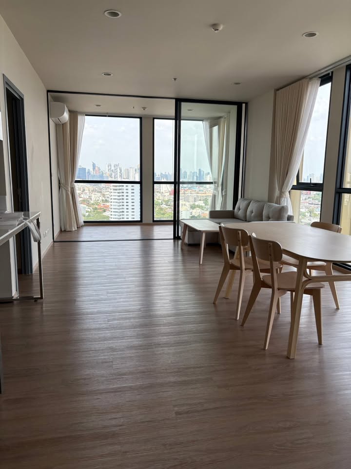 Brand-new 2 bed, 2 bath 90sqm condo at Issara Sathorn for rent ฿75k/month or sale ฿21.9M. River views, modern design, top facilities. Prime Sathorn.