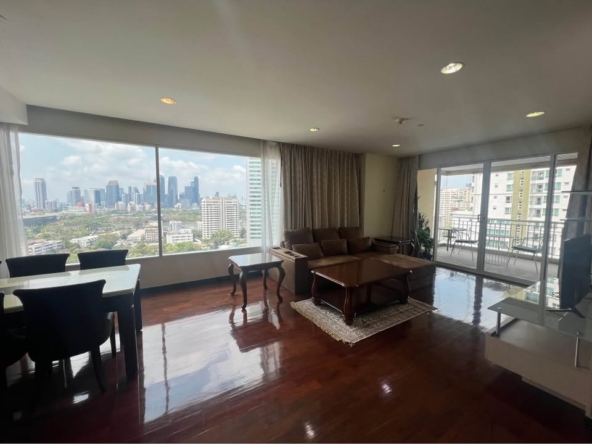 Spacious 3 Bed 3 Bath condo at Wilshire Sukhumvit 22, 165 SQM, high floor, park view, fully furnished. For sale at 23MB all-inclusive. Prime location!