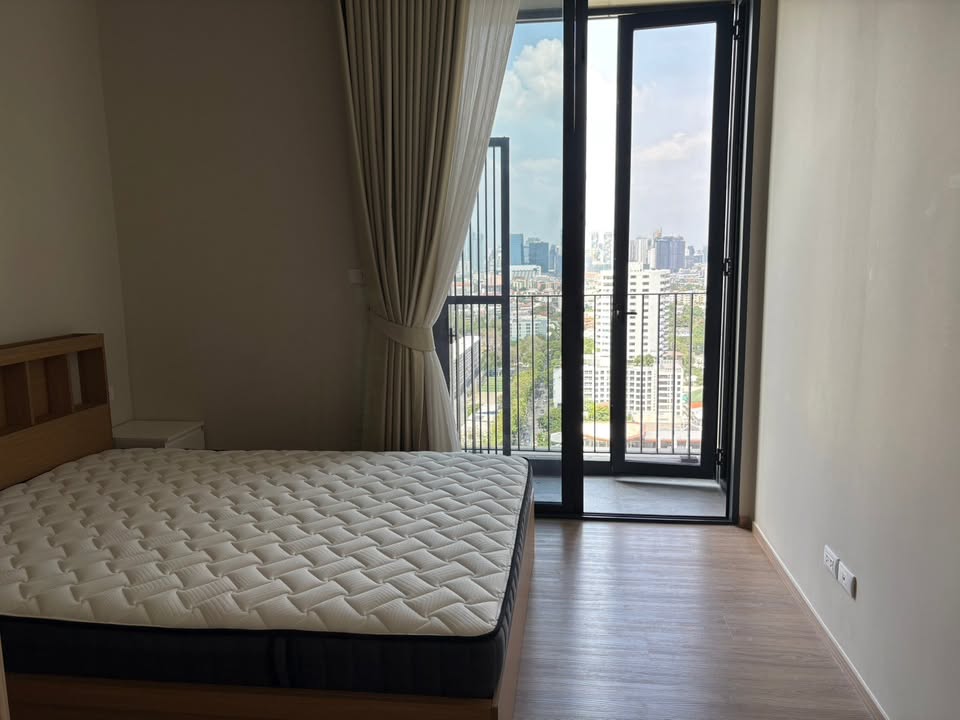 Brand-new 2 bed, 2 bath 90sqm condo at Issara Sathorn for rent ฿75k/month or sale ฿21.9M. River views, modern design, top facilities. Prime Sathorn.