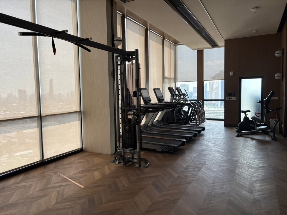 Brand-new 2 bed, 2 bath 90sqm condo at Issara Sathorn for rent ฿75k/month or sale ฿21.9M. River views, modern design, top facilities. Prime Sathorn.