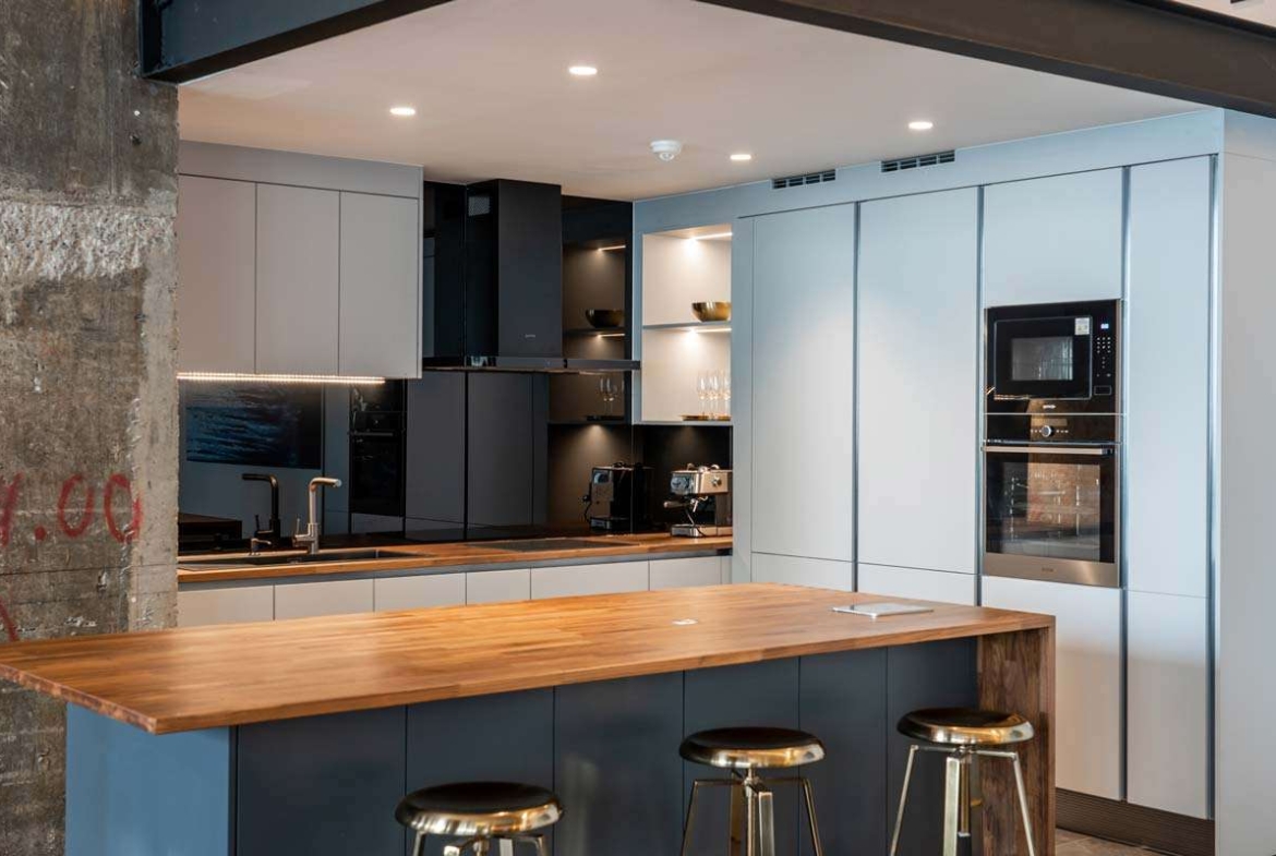 3-Bedroom, 4-Bathroom, 326 sqm Luxury Loft Condo for Sale at The Chocolate Factory, Sukhumvit Soi 24, Near BTS Phrom Phong, Freehold, 43.5M THB
