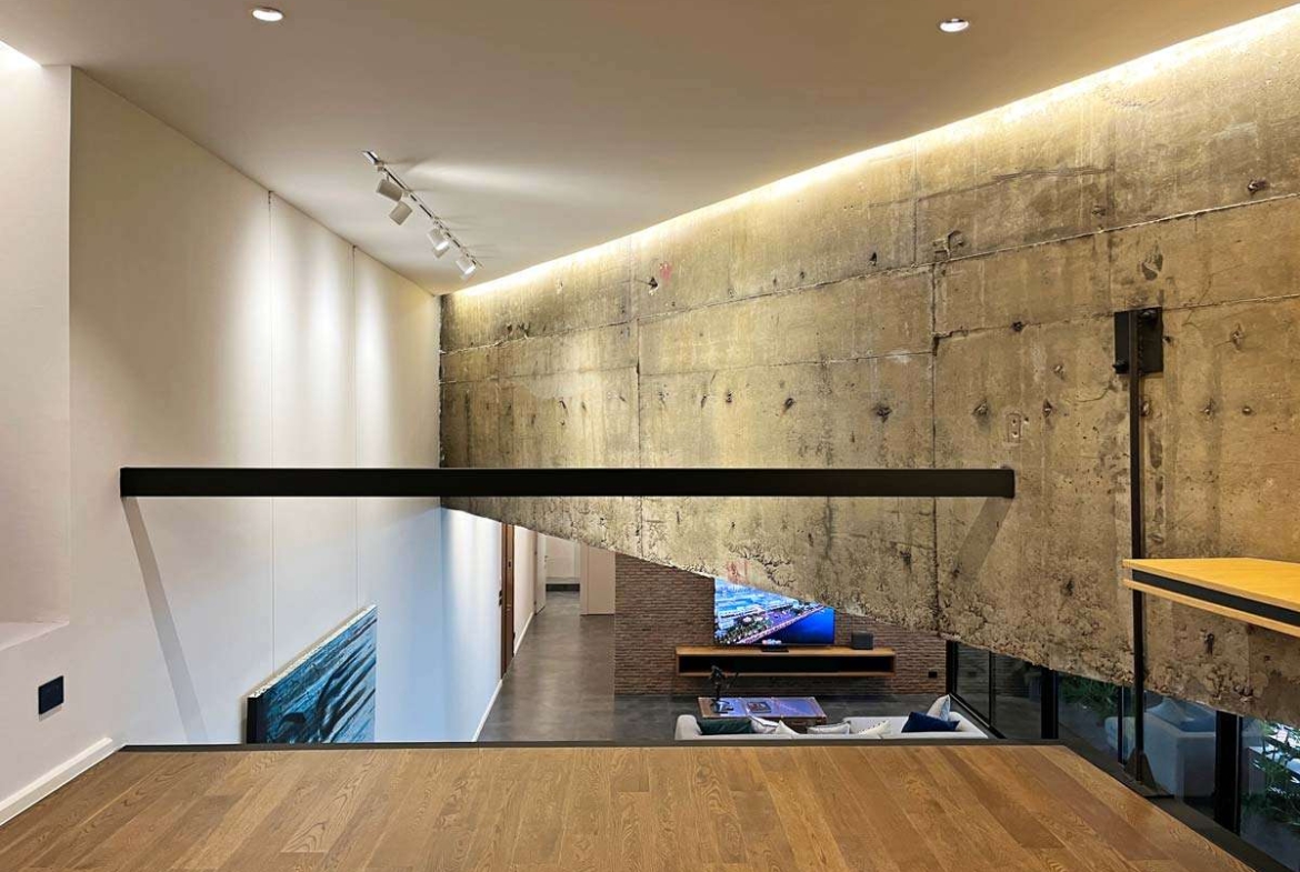3-Bedroom, 4-Bathroom, 326 sqm Luxury Loft Condo for Sale at The Chocolate Factory, Sukhumvit Soi 24, Near BTS Phrom Phong, Freehold, 43.5M THB