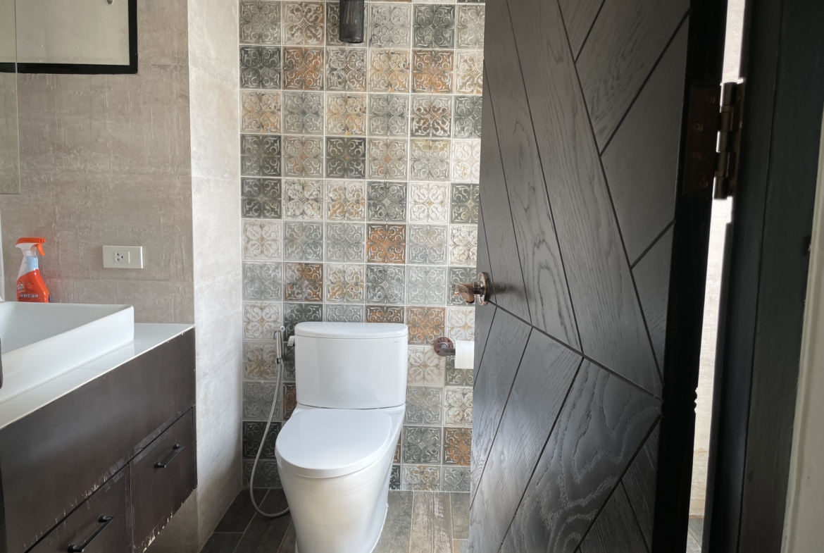 3-Bed, 3-Bath Condo for Sale at Baan Phrompong, 193 sqm, ฿11.5 Million, Near Phrom Phong BTS – Luxury Living in Sukhumvit 39, Bangkok.