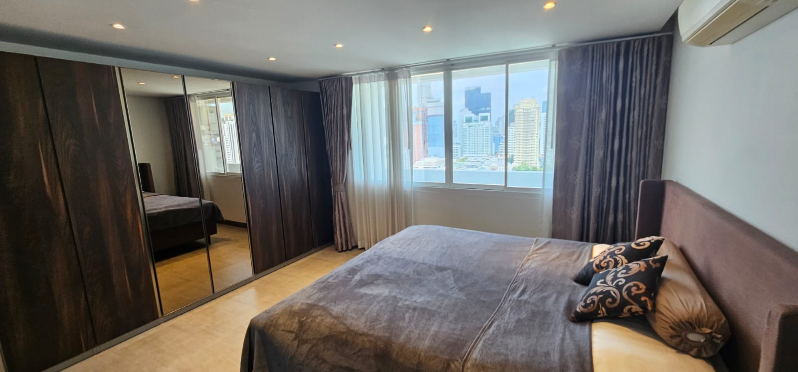 3-Bedroom, 2-Bathroom Condo for Rent, 157 sqm, 62,000 THB/month, DS Tower, Near BTS Phrom Phong