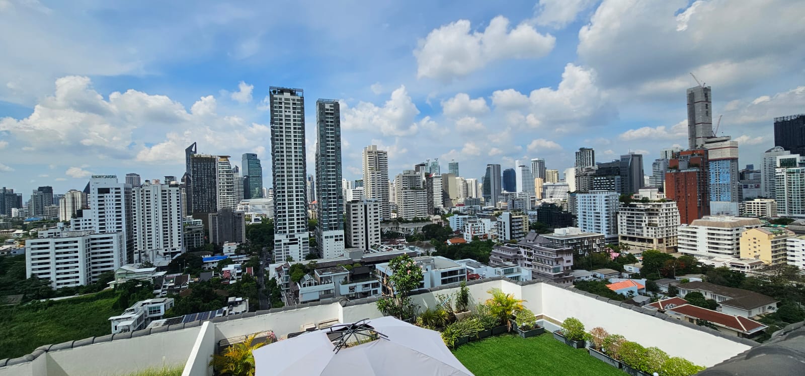 3-Bedroom, 2-Bathroom Condo for Rent, 157 sqm, 62,000 THB/month, DS Tower, Near BTS Phrom Phong