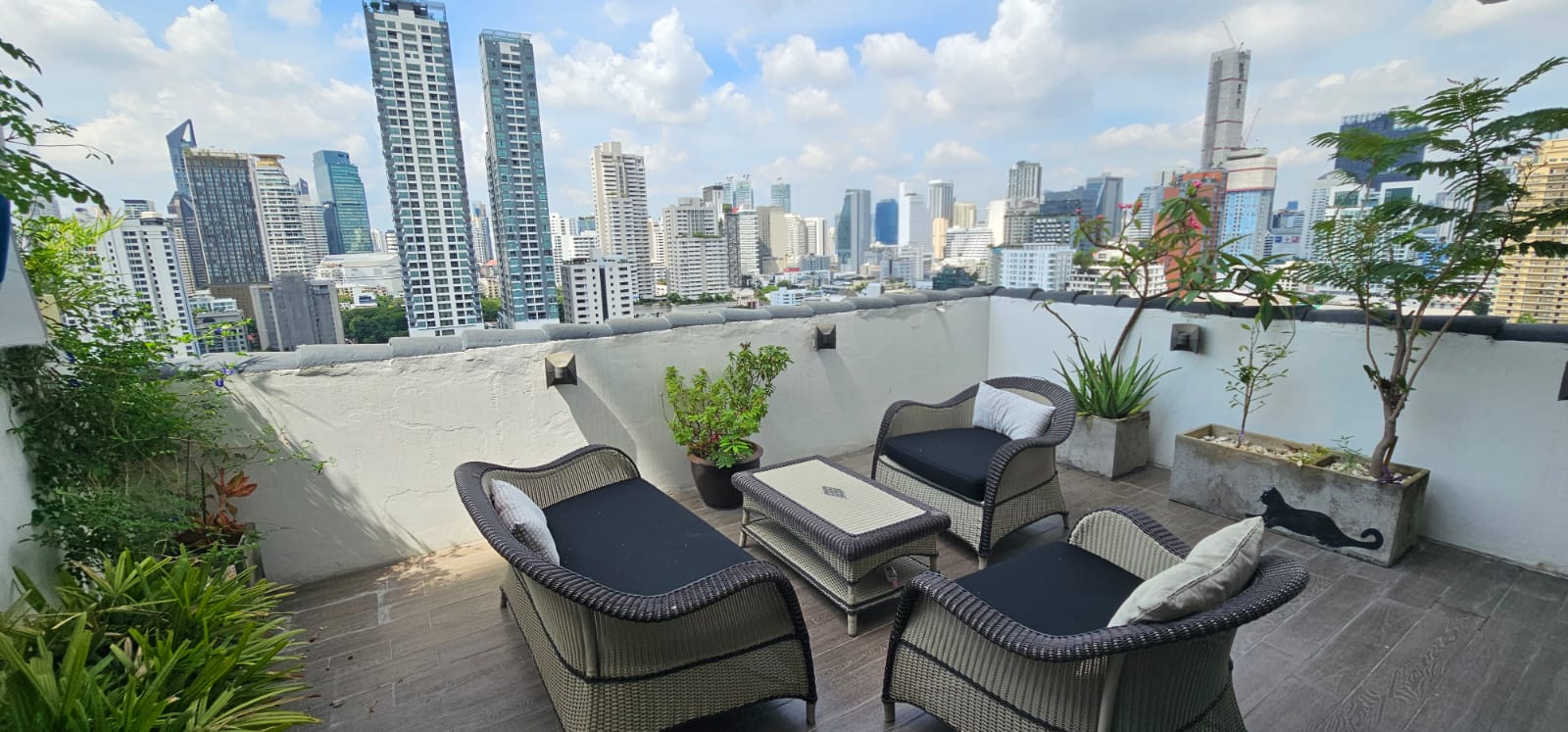 3-Bedroom, 2-Bathroom Condo for Rent, 157 sqm, 62,000 THB/month, DS Tower, Near BTS Phrom Phong