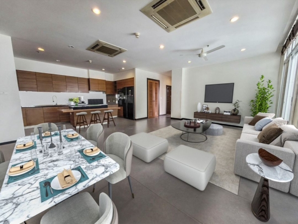 Spacious 4 Bed 4 Bath condo at The Prime 11, Sukhumvit 11. 177 sqm, high floor, fully furnished, just 5 mins from BTS Nana. Rent at 85,000 THB/month.