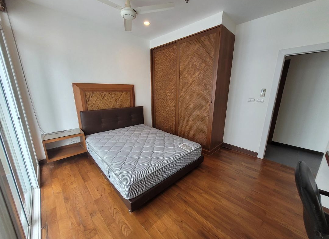 Spacious 4 Bed 4 Bath condo at The Prime 11, Sukhumvit 11. 177 sqm, high floor, fully furnished, just 5 mins from BTS Nana. Rent at 85,000 THB/month.
