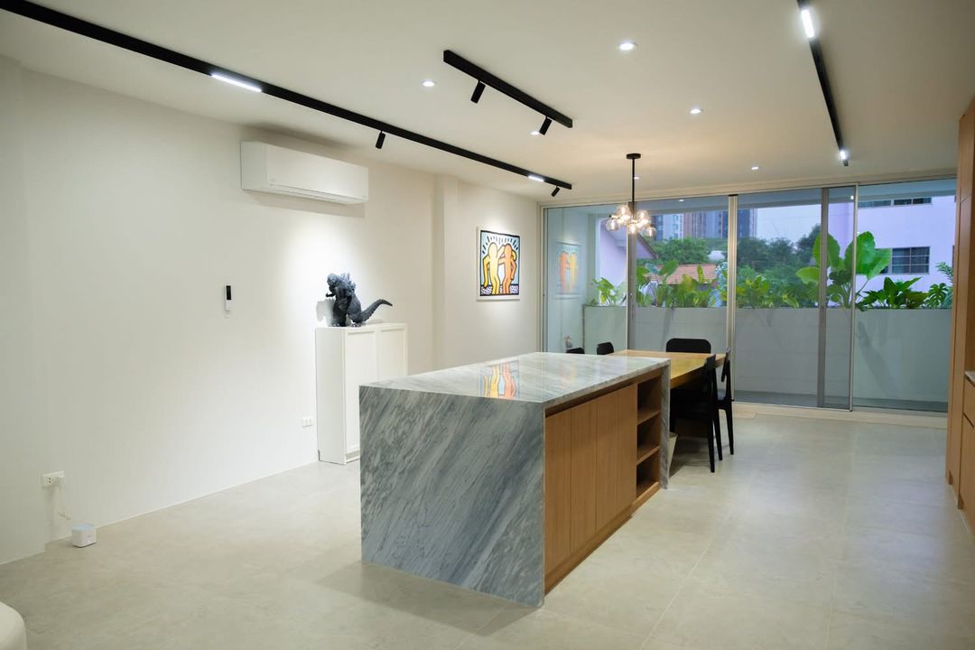 Luxury 2+1BR condo at The Reserve Sukhumvit 61. 122sqm, fully furnished, top amenities. Rent 150,000 THB/month. BTS Ekkamai nearby.