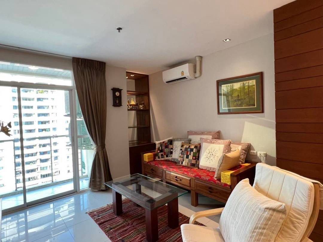 Spacious 1 bed condo at Sukhumvit City Resort, 66 sqm, fully furnished, near BTS Nana. Prime location with pool, gym, and 24/7 security. Rent 30K/month.
