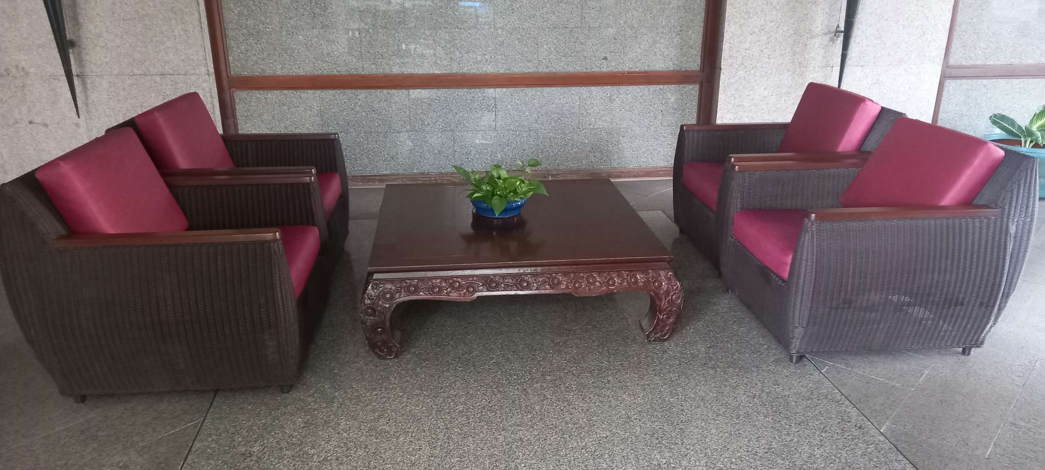 Modern 2BR condo at President Park Sukhumvit 24. 80sqm, pet-friendly, full facilities, BTS Phrom Phong. Rent ฿37K. Contact us today!