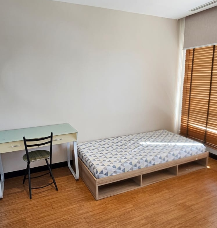 2-Bedroom, 2-Bathroom Condo, 80 sqm for Rent at The Lofts Yennakart – ฿35,000/month – Near BTS Chong Nonsi Station