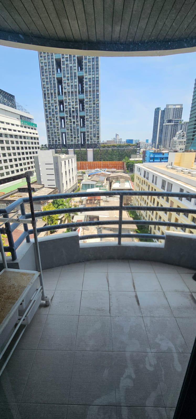 2-Bedroom, 2-Bathroom Condo, 107.06 sqm for Rent at Pearl Garden Condominium – ฿55,000/month – Near BTS Chong Nonsi Station