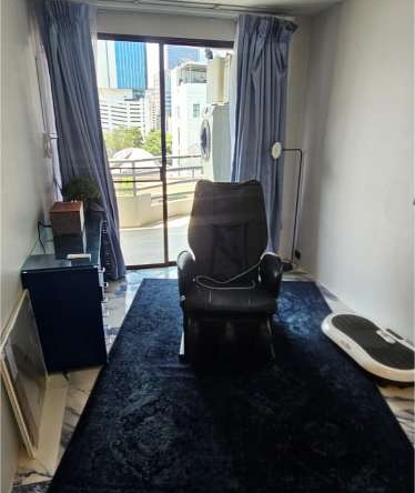 Spacious 2 bed condo at Pearl Garden, 70 sqm, fully furnished, great location in Sathon, Bangkok. Rent at THB 43K/month. Close to BTS & CBD.
