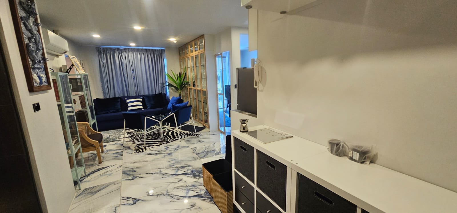 2BR 1BA 70sqm Condo for Rent 43,000 THB at Pearl Garden, Near BTS Chong Nonsi