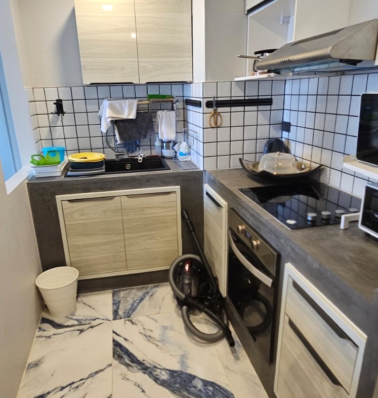 2BR 1BA 70sqm Condo for Rent 43,000 THB at Pearl Garden, Near BTS Chong Nonsi