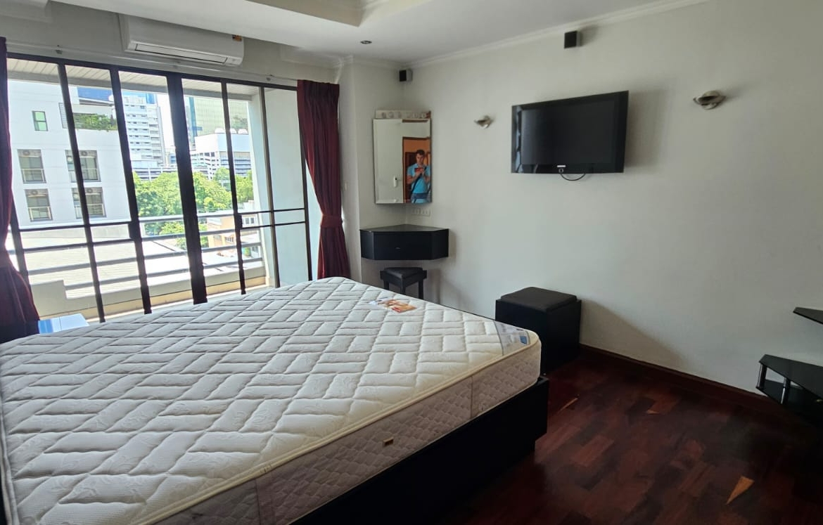 Affordable 2-bedroom condo at Pearl Garden in Sathon. 70 sqm, fully furnished, prime location near BTS. Rent for only THB 30K/month.