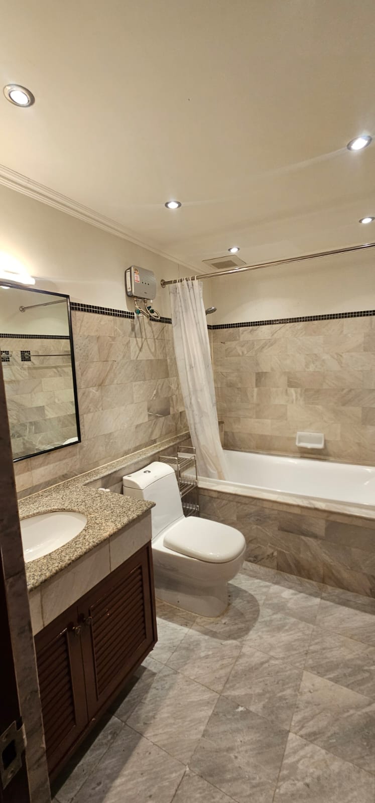 Affordable 2-bedroom condo at Pearl Garden in Sathon. 70 sqm, fully furnished, prime location near BTS. Rent for only THB 30K/month.