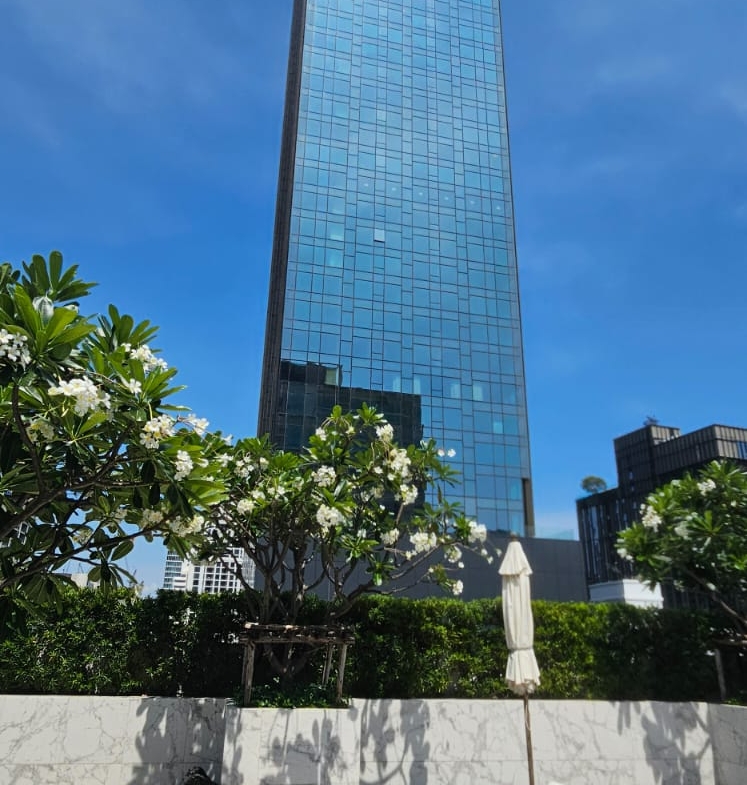 3-Bed 2-Bath 210 sqm Condo for Rent 65,000 THB at Trinity Complex Near BTS Sala Daeng