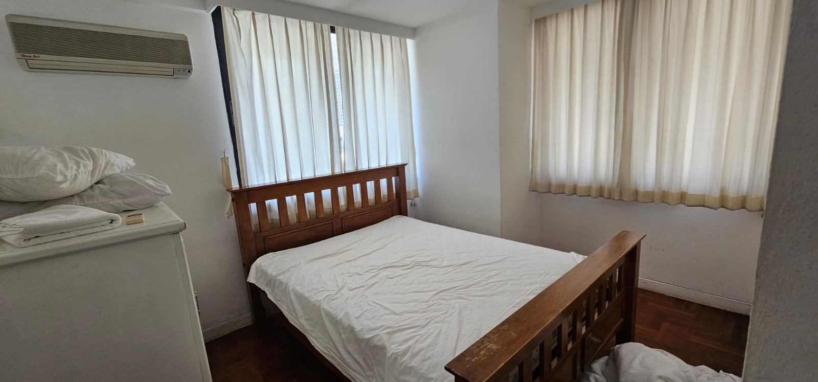 3-Bed 2-Bath 210 sqm Condo for Rent 65,000 THB at Trinity Complex Near BTS Sala Daeng