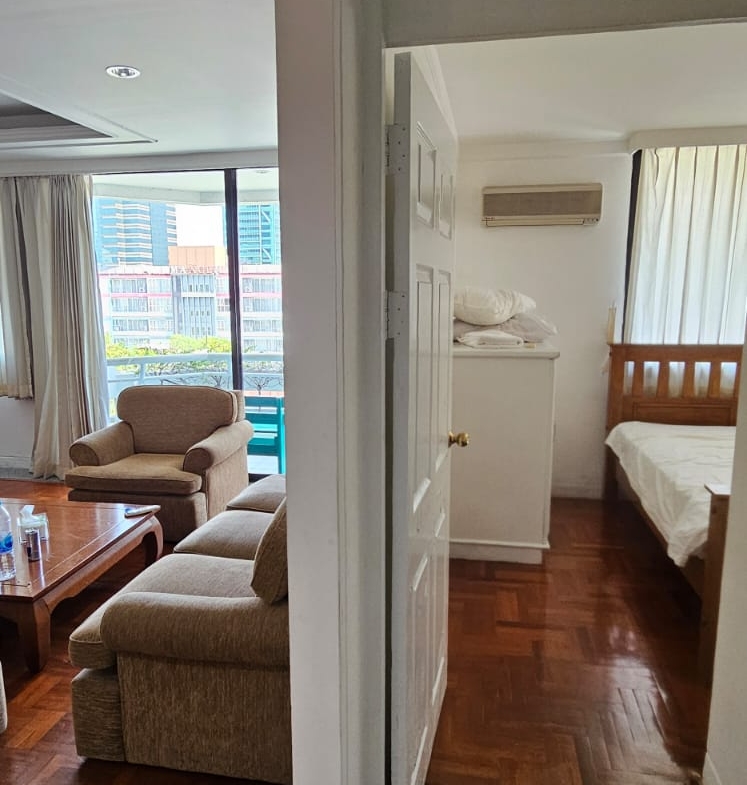 3-Bed 2-Bath 210 sqm Condo for Rent 65,000 THB at Trinity Complex Near BTS Sala Daeng