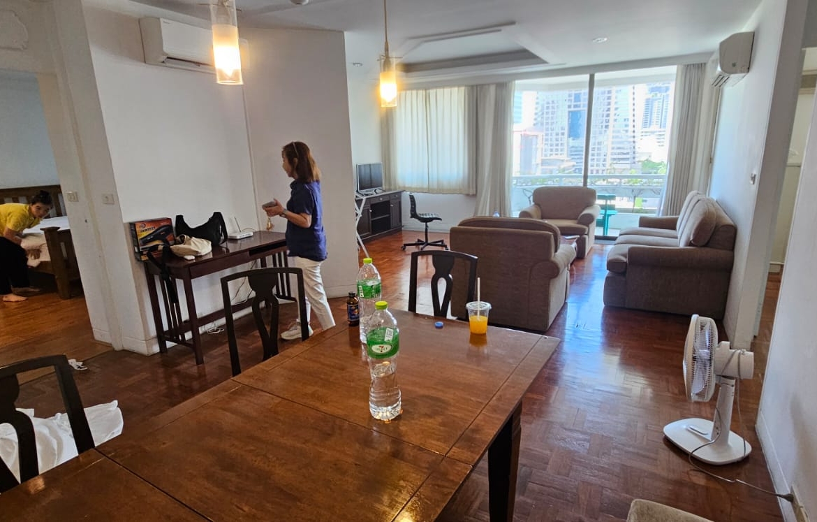 3-Bed 2-Bath 210 sqm Condo for Rent 65,000 THB at Trinity Complex Near BTS Sala Daeng