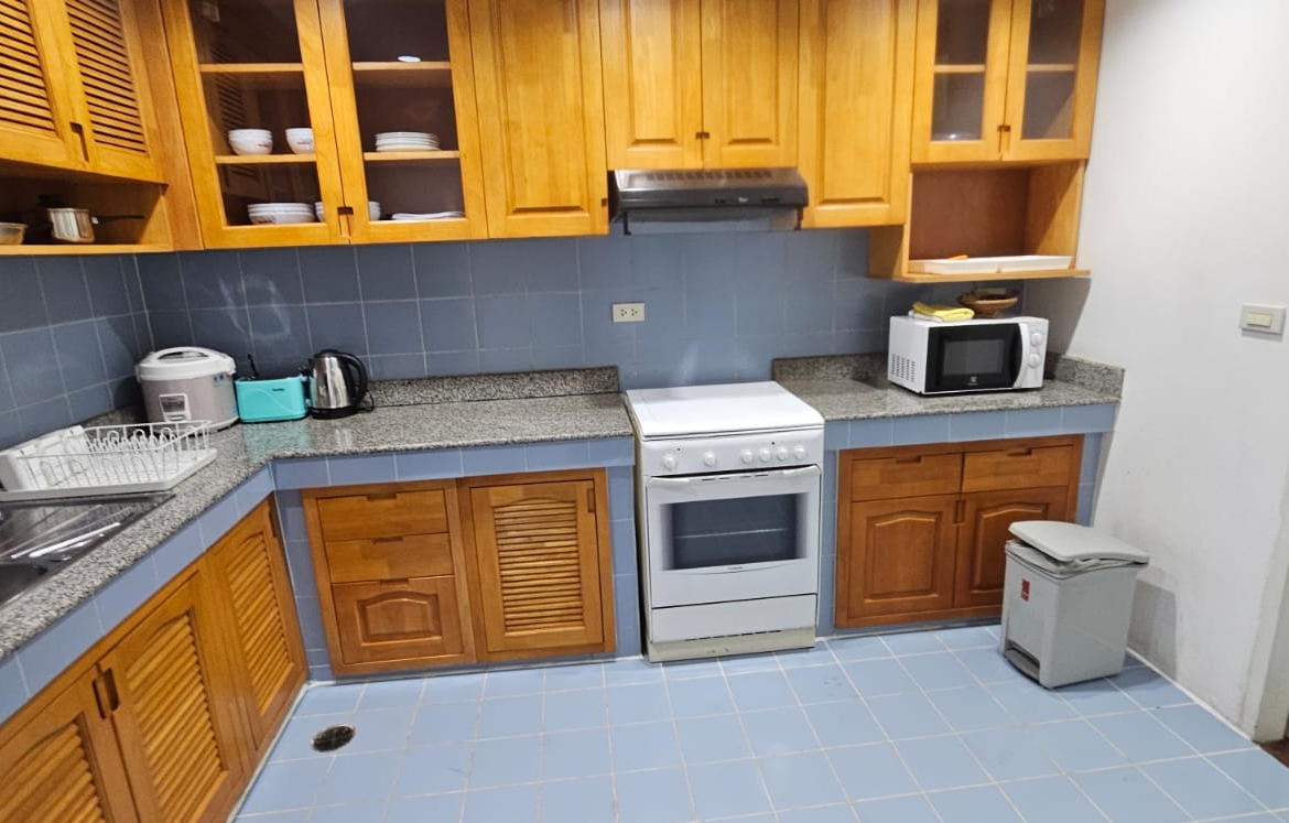 3-Bed 2-Bath 210 sqm Condo for Rent 65,000 THB at Trinity Complex Near BTS Sala Daeng
