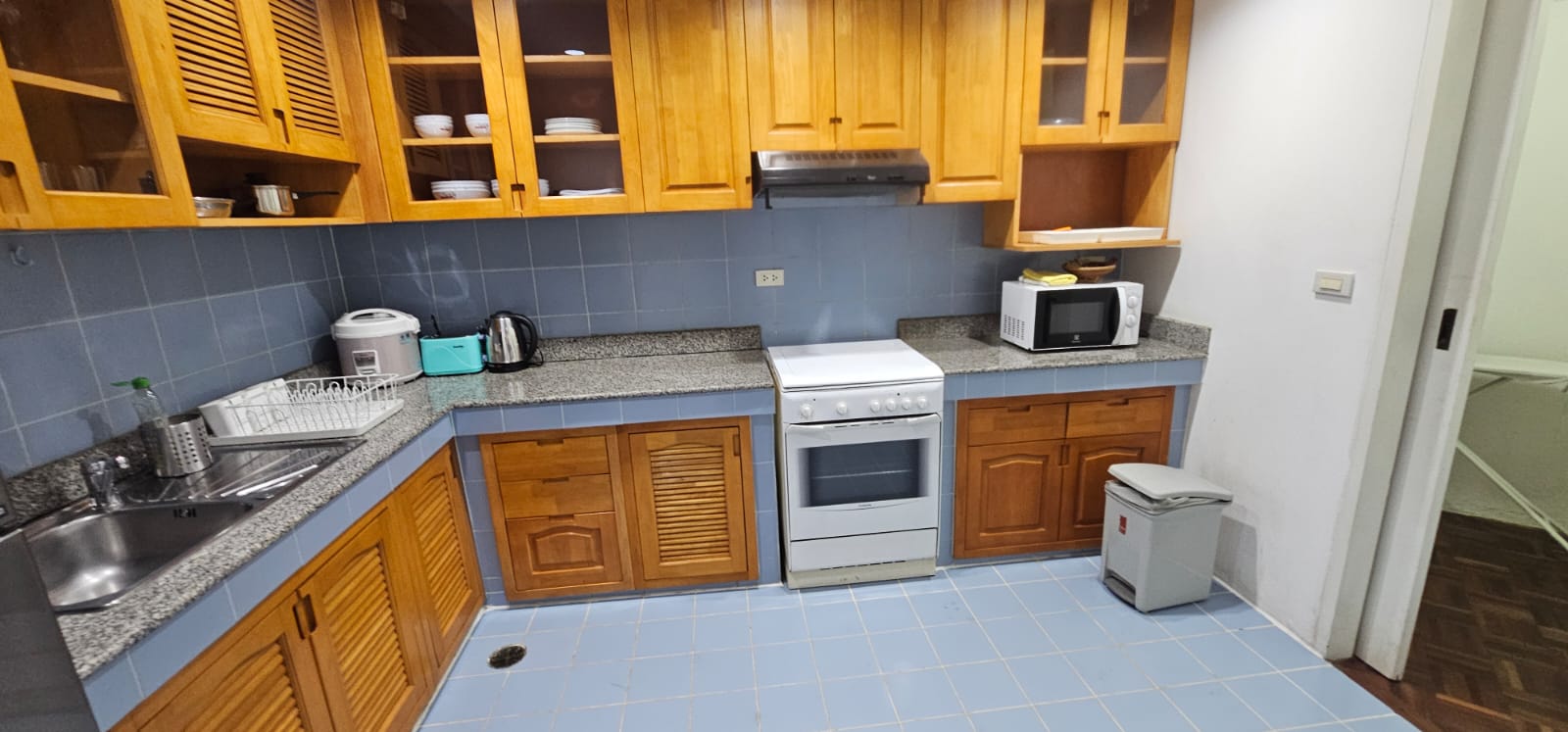 3-Bed 2-Bath 210 sqm Condo for Rent 65,000 THB at Trinity Complex Near BTS Sala Daeng