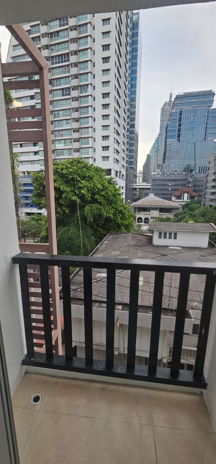 Spacious 2-bedroom condo at S9 Sathorn, 75sqm, fully furnished and move-in ready. Great location, low-rise privacy. Rent: THB 28,000/month.