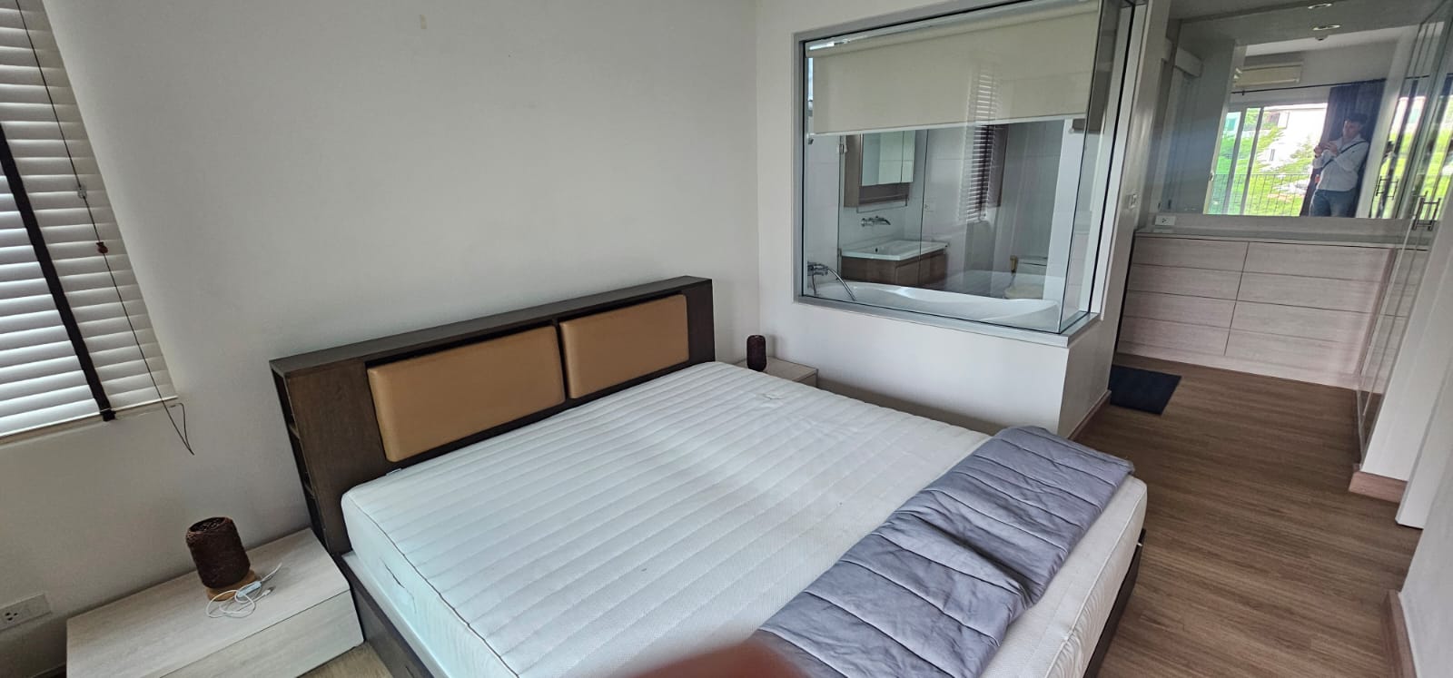 Stylish 2-bedroom, 2-bath condo at The Seed Musee Sukhumvit 26, 75sqm, fully furnished, walk to BTS Phrom Phong. Rent: THB 35,000/month.