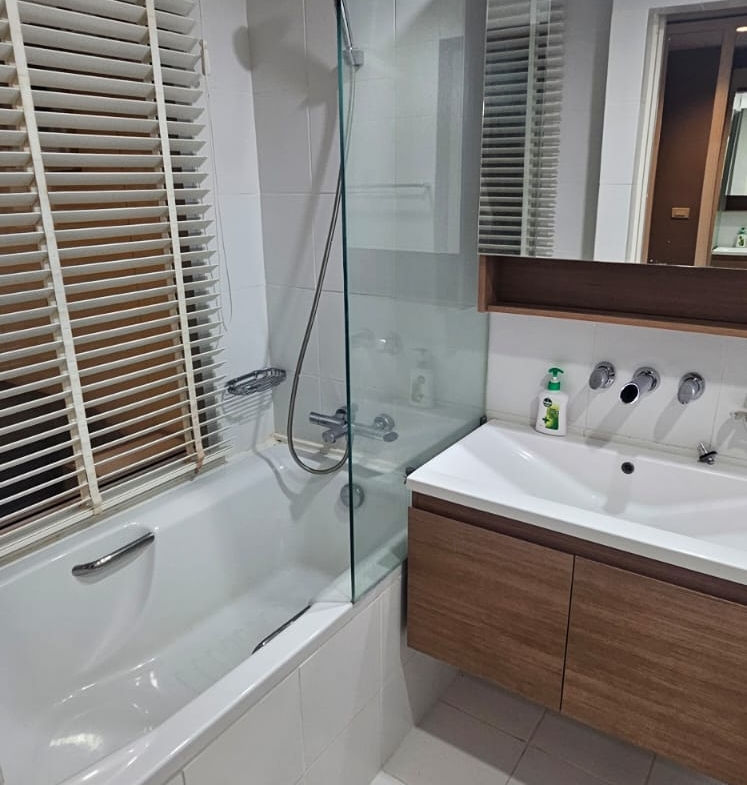 2-Bed 2-Bath 75sqm Condo for Rent at The Seed Musee Sukhumvit 26 near BTS Phrom Phong - 35,000 THB/month