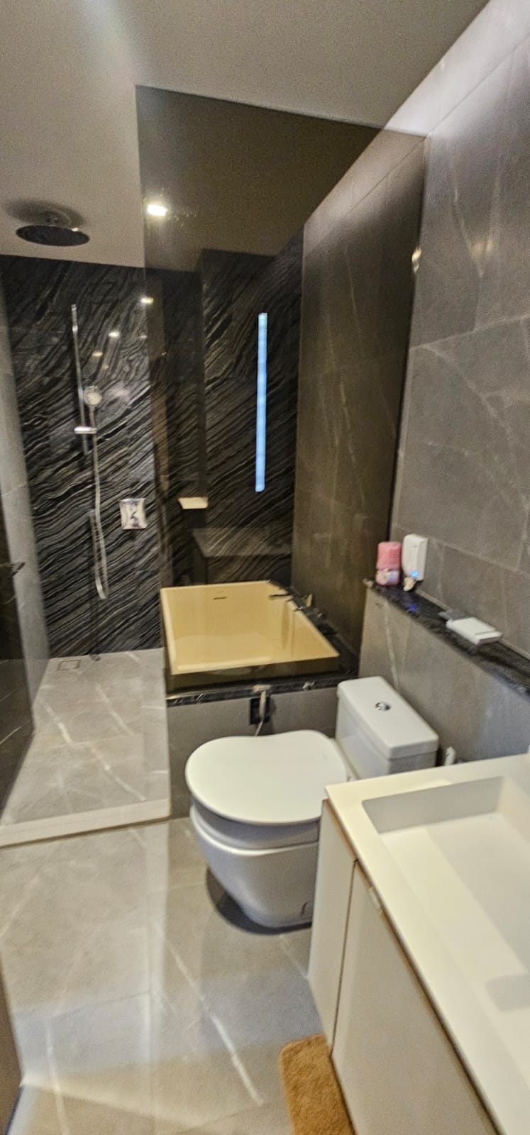 1BR 1BA 50sqm Condo for Rent at The Reserve Sukhumvit 61 near BTS Ekkamai – 55,000 THB/month