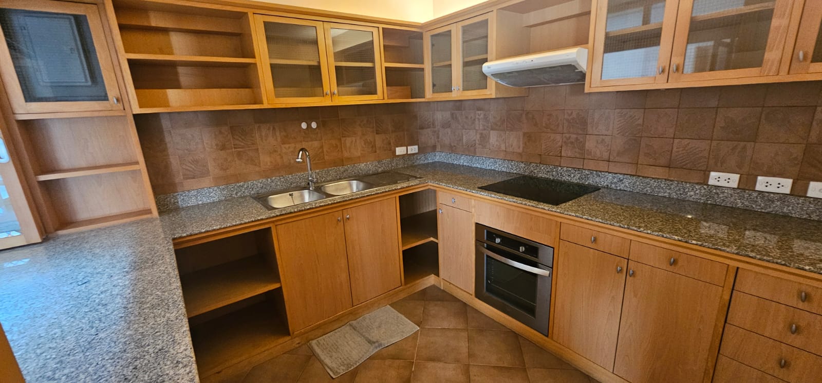 3-Bed 2-Bath 185sqm Condo for Rent at Esmeralda near Lumpini MRT - 85,000 THB/month