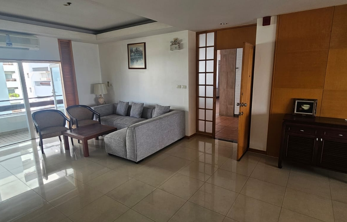 3-Bed 2-Bath 185sqm Condo for Rent at Esmeralda near Lumpini MRT - 85,000 THB/month